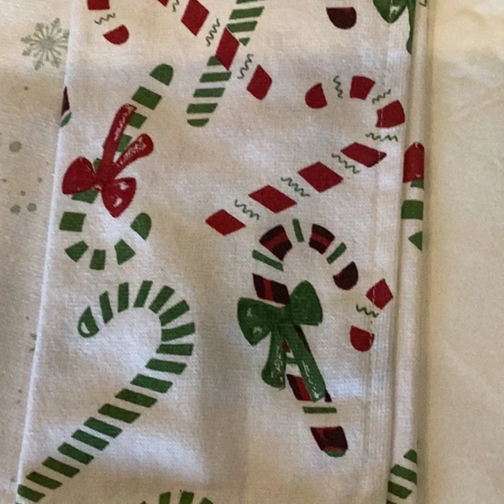 Rachel Zoe Gingerbread Christmas Kitchen Towels - set of 3.